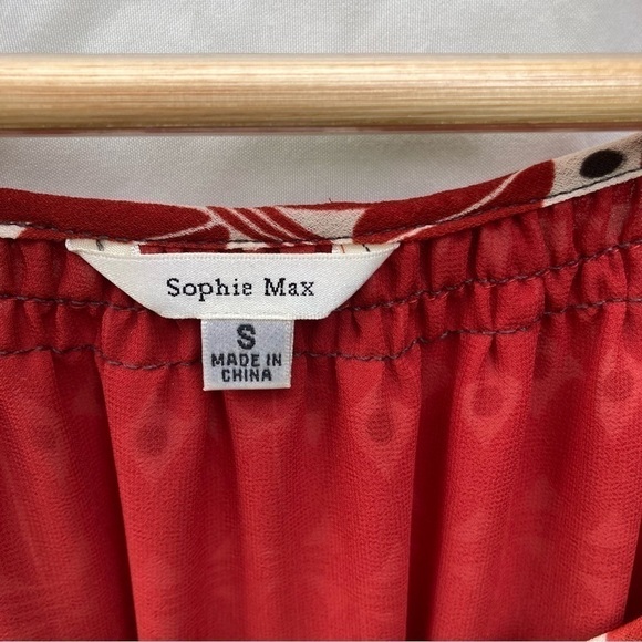 Sophia Max red patterned long sleeve dress with smocking, size small - Picture 5 of 10